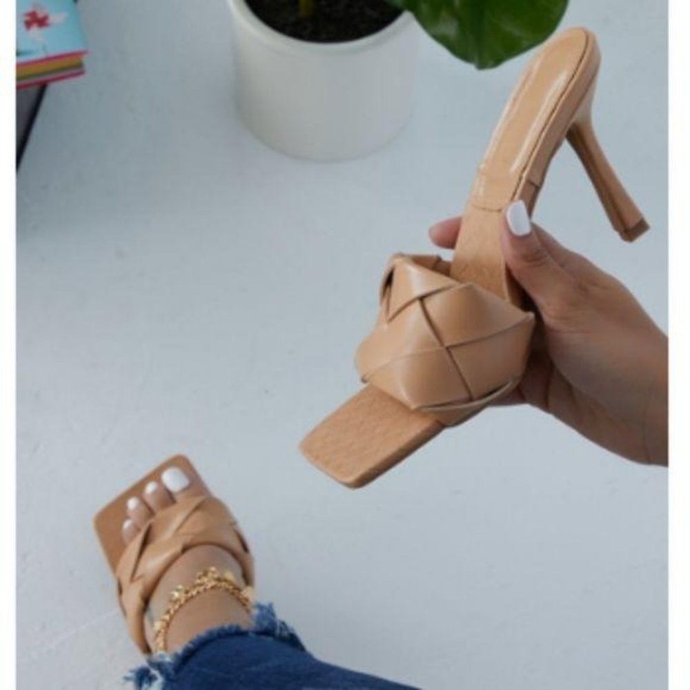 🚨RESTOCKED🚨 Woven Square Toe Mule - Nude - Picture 6 of 7